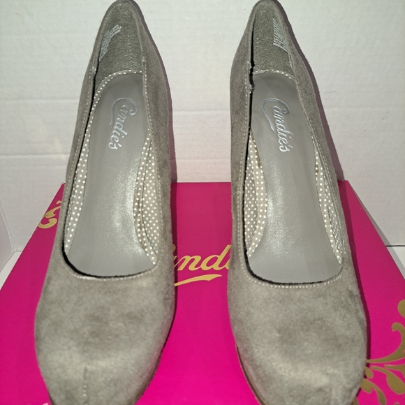 Never worn Candies gray suede chunky heels - Picture 2 of 7